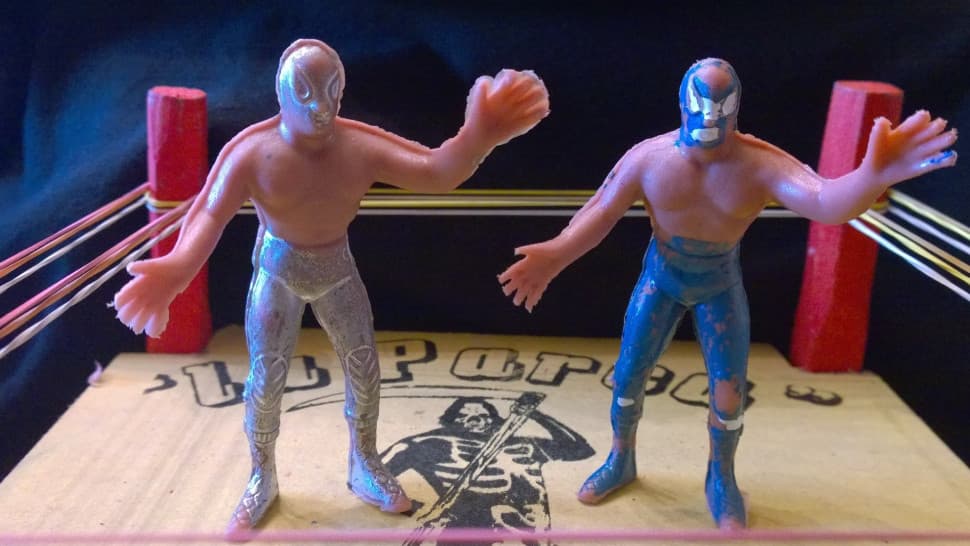 Cuenta la leyenda que esa foto inspiró los tradicionales luchadores de plástico.