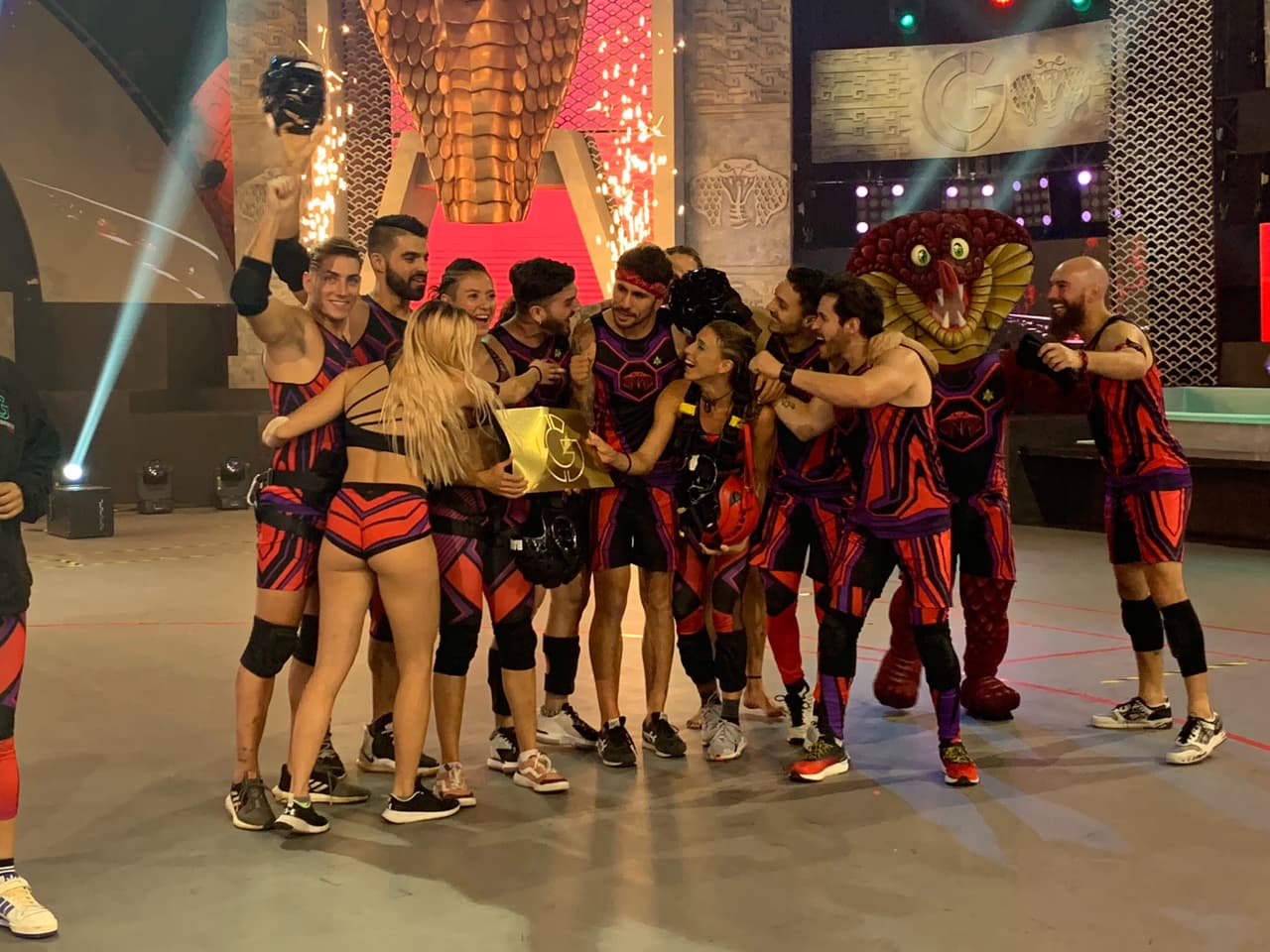 Cobras festeja su victoria en Guerreros 2021