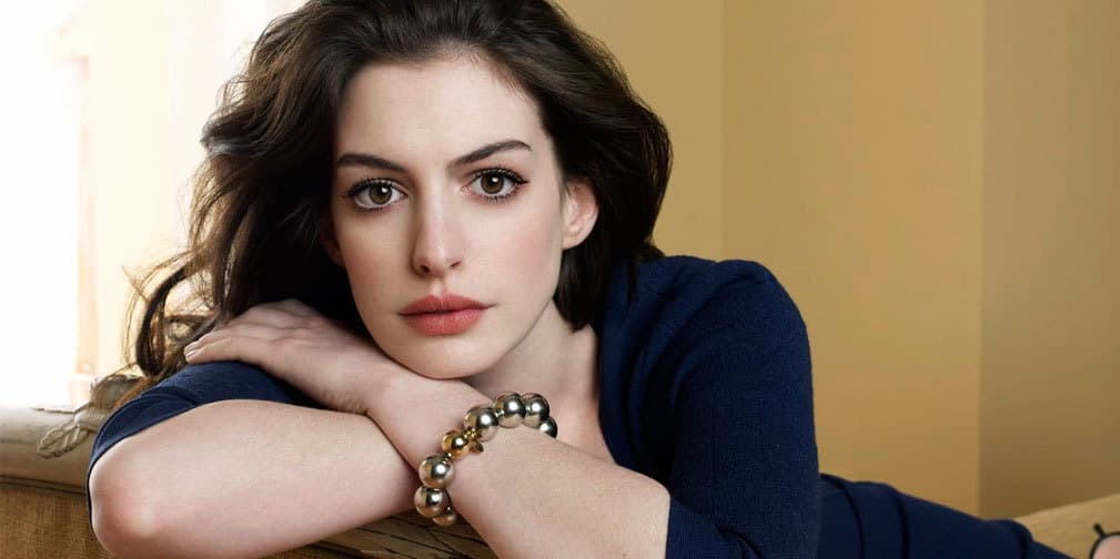 Anne Hathaway protagonizará Live Fast Die Hot