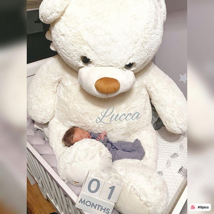 Por si fuera poco, Lucca cumplió su primer mes y el evento no pasó desapercibido en su cuenta de Instagram, donde tiene más de 174 mil seguidores, ¡todo un bebé influencer!