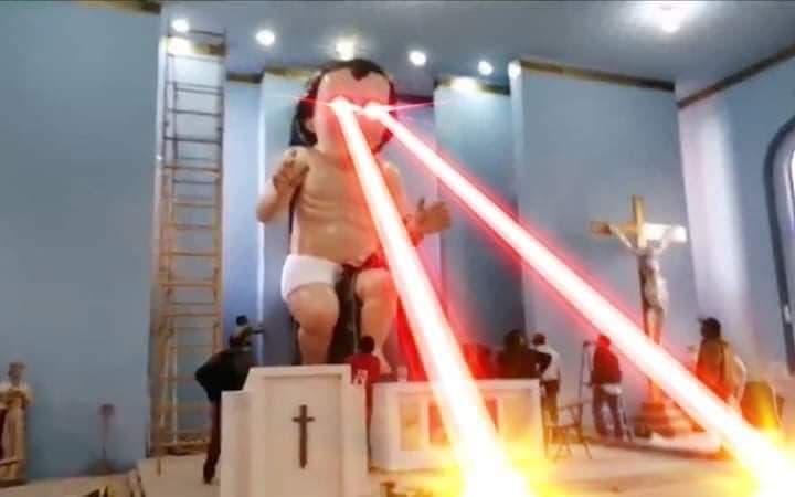 Más que el salvador tiene toda la pinta de destructor. O al menos así lo es para Internet.