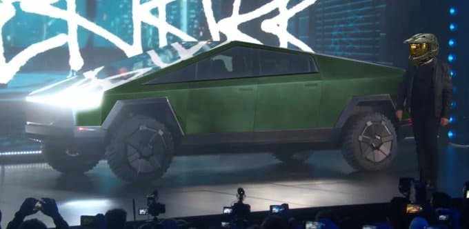 El parecido del vehículo con los del primer Halo es interesante. Como si Musk quisiera ser el Jefe Maestro.