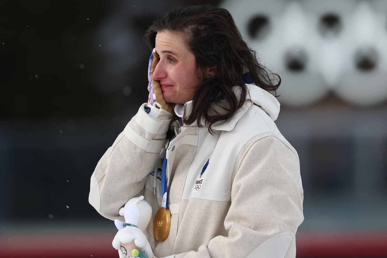 ¡Callando bocas! Tras ser acusada por fraude y robo, Julia Simon consigue oro
