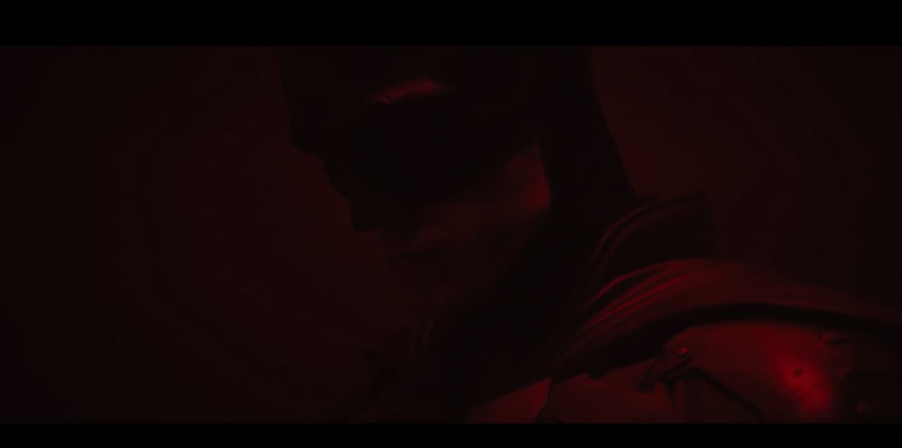 Recordemos que a mediados de febrero de este año se hizo público un teaser de ‘The Batman’ en el que vemos por primera vez a Pattinson en el ‘batitraje’, generando múltiples reacciones, ya que muchos señalaron la similitud del clip con la serie ‘Daredevil’, además de que otros comenzaron a decir que no era una buena opción para ese personaje.