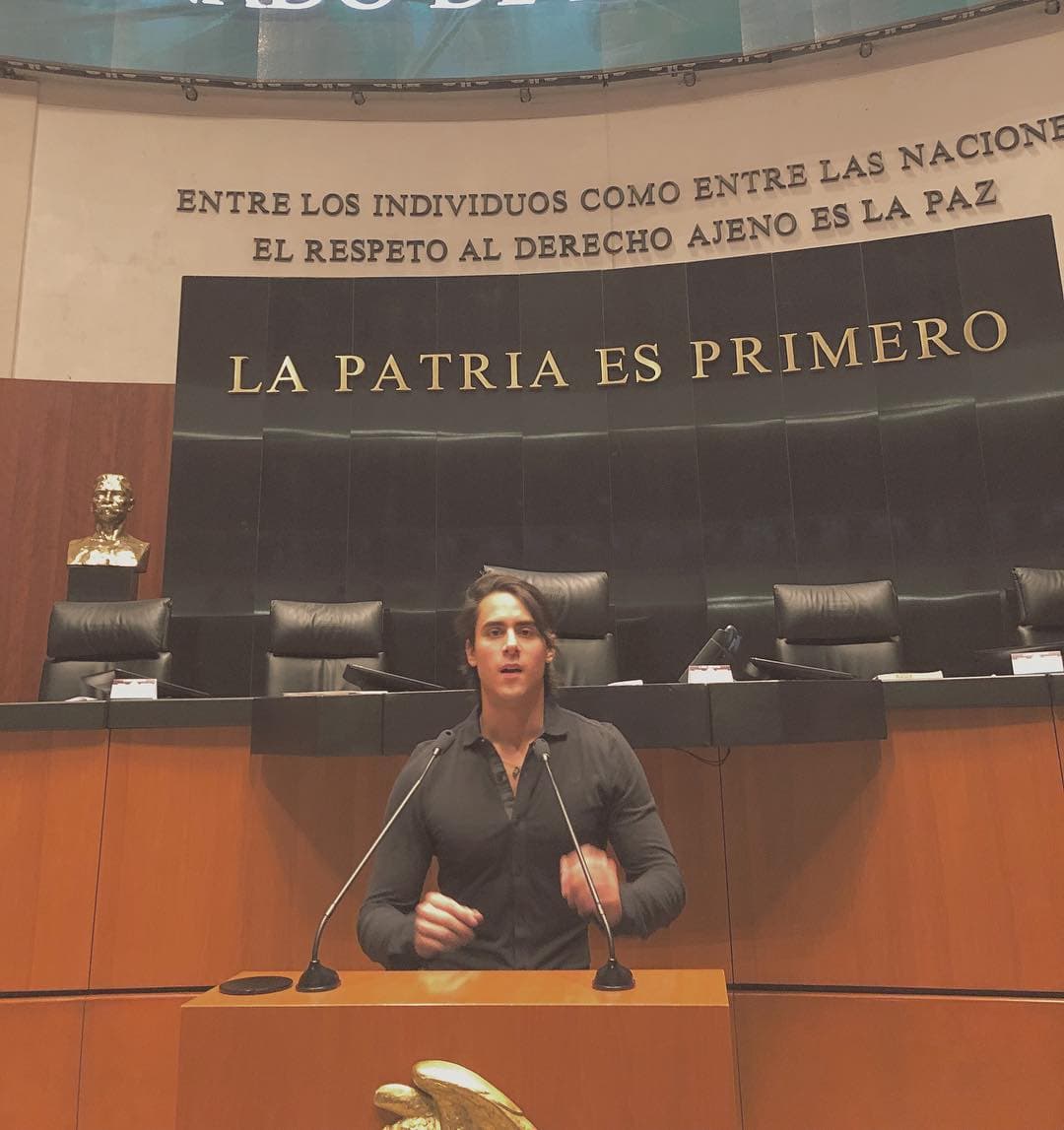 ¿Sabías que participó en el tercer foro de Emprendimiento en la cámara de senadores en abril de 2018?