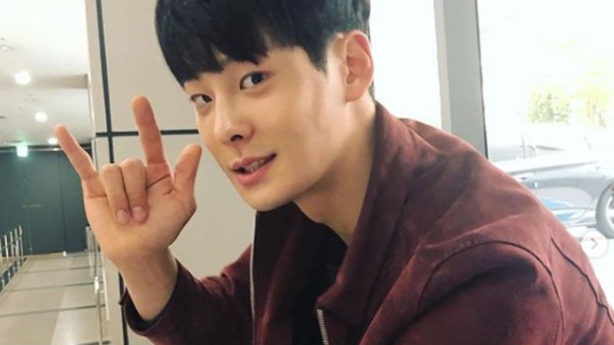 Lee Jae Ho era su nombre real. En días recientes publicó una foto de él mirando su celular y pidiendo a todos que se cuidaran.