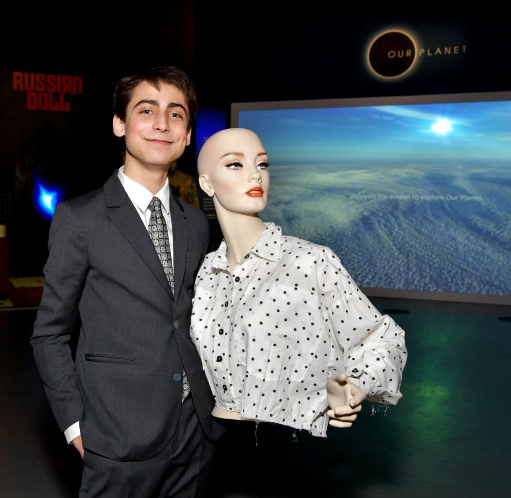 7- Aidan Gallagher. Este joven de 17 años conquistó la pantalla chica tras interpretar a 'Cinco' en la serie 'The umbrella Academy', la cual tendrá una tercera temporada.