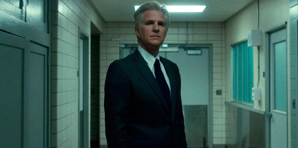 Doctor Martin Brenner de Stranger Things.