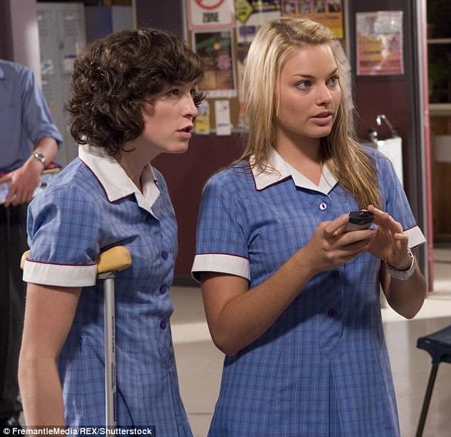 También formó parte de la popular serie 'Neighbours' en su país natal. Fue uno de los personajes regulares del programa de 2008 a 2011.