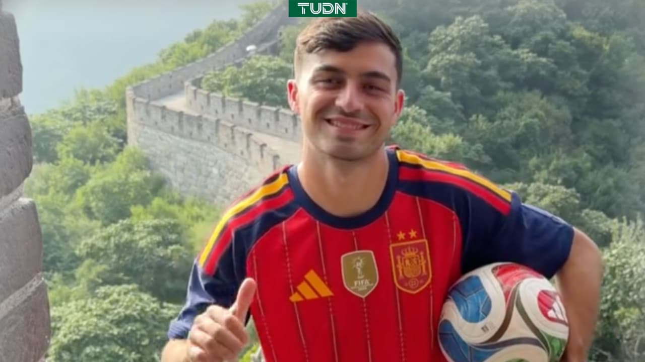 Así es la nueva camiseta con las dos estrellas que causa furor en España