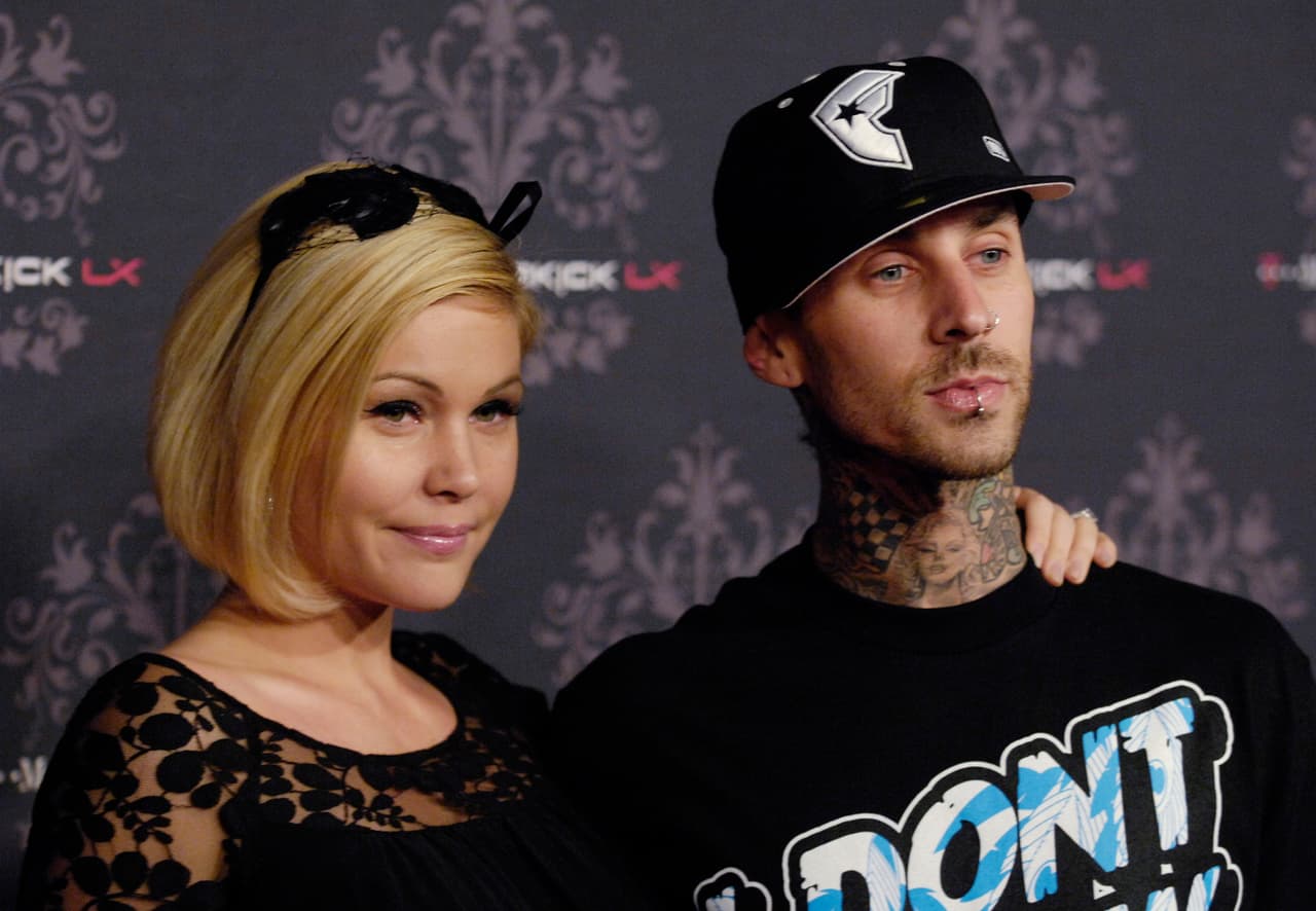 La ex Playboy y Miss USA, Shanna Moakler y Travis Barker, baterista de Blink-182, salieron en Meet the Barkers de MTV, después de su experiencia en la tele cortaron y regresaron varias veces hasta que finalmente se divorciaron.