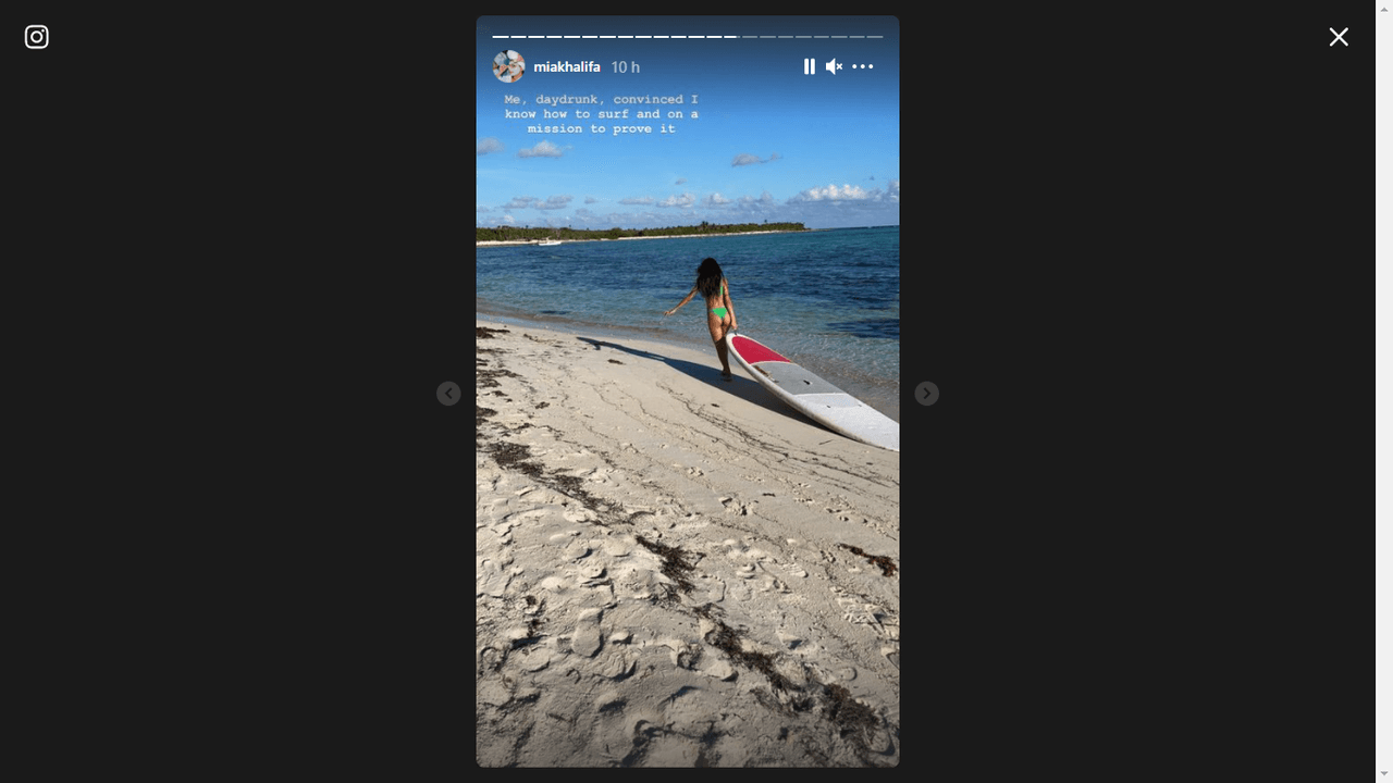 Disfrutó de la playa e hizo surf en una paddle board.