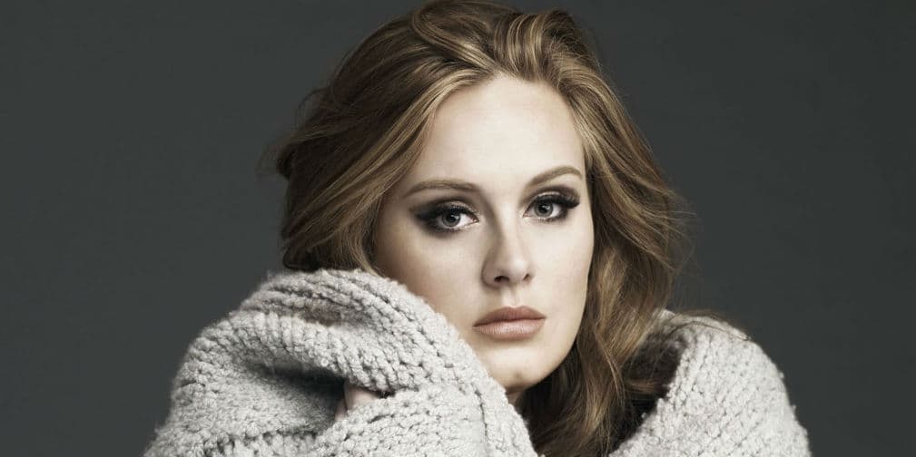 10. Adele: No quiero ser delgada ni tener los senos de fuera. No quiero que la gente se confunda con quien soy.