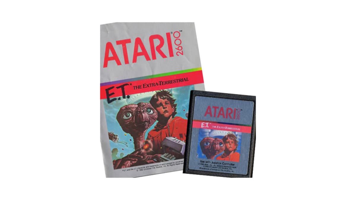 Si alcanzaste a rescatar un E.T. para Atari del entierro en Nuevo México véndelo en 108 mil dólares.