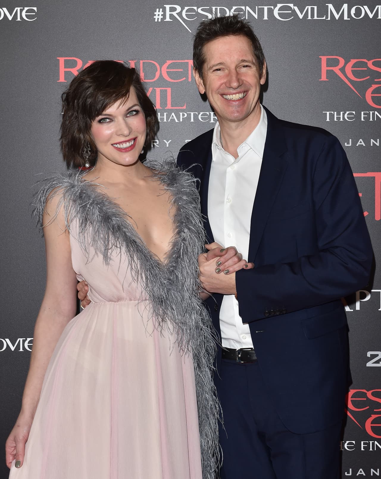 En cuanto al ámbito amoroso, Milla está casada desde agosto de 2009 con el director Paul W.S. Anderson, con quien formó una familia.