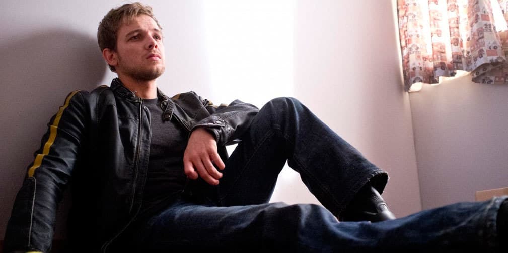 Desde 2013 interpreta a Dylan Massett en Bates Motel.