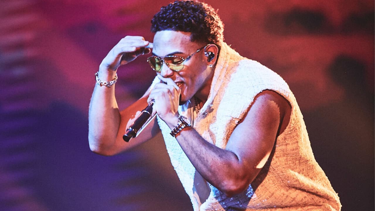 Myke Towers retumba Premios Juventud con 'Soleao', 'Expectativas', 'Tengo Celos' y Degenere' a todo volumen