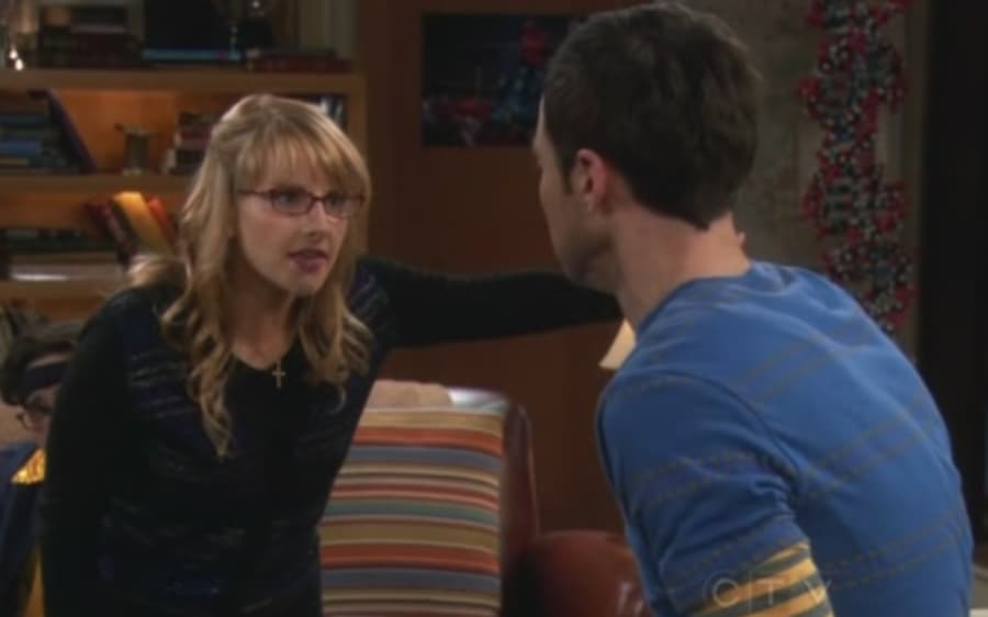 Es buena persuadiendo a sus amigos a hacer lo correcto, como el episodio en el que convence a Sheldon de irse a dormir después de que platicaron lo que pasa con las funciones cognoscitivas cuando el cuerpo no descansa.
