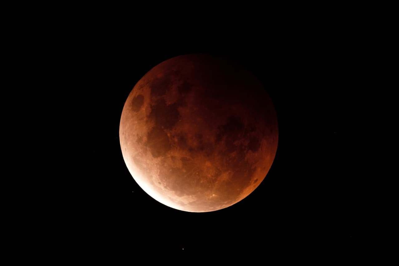 Así se vio el eclipse lunar del 26 de mayo en varias partes de México