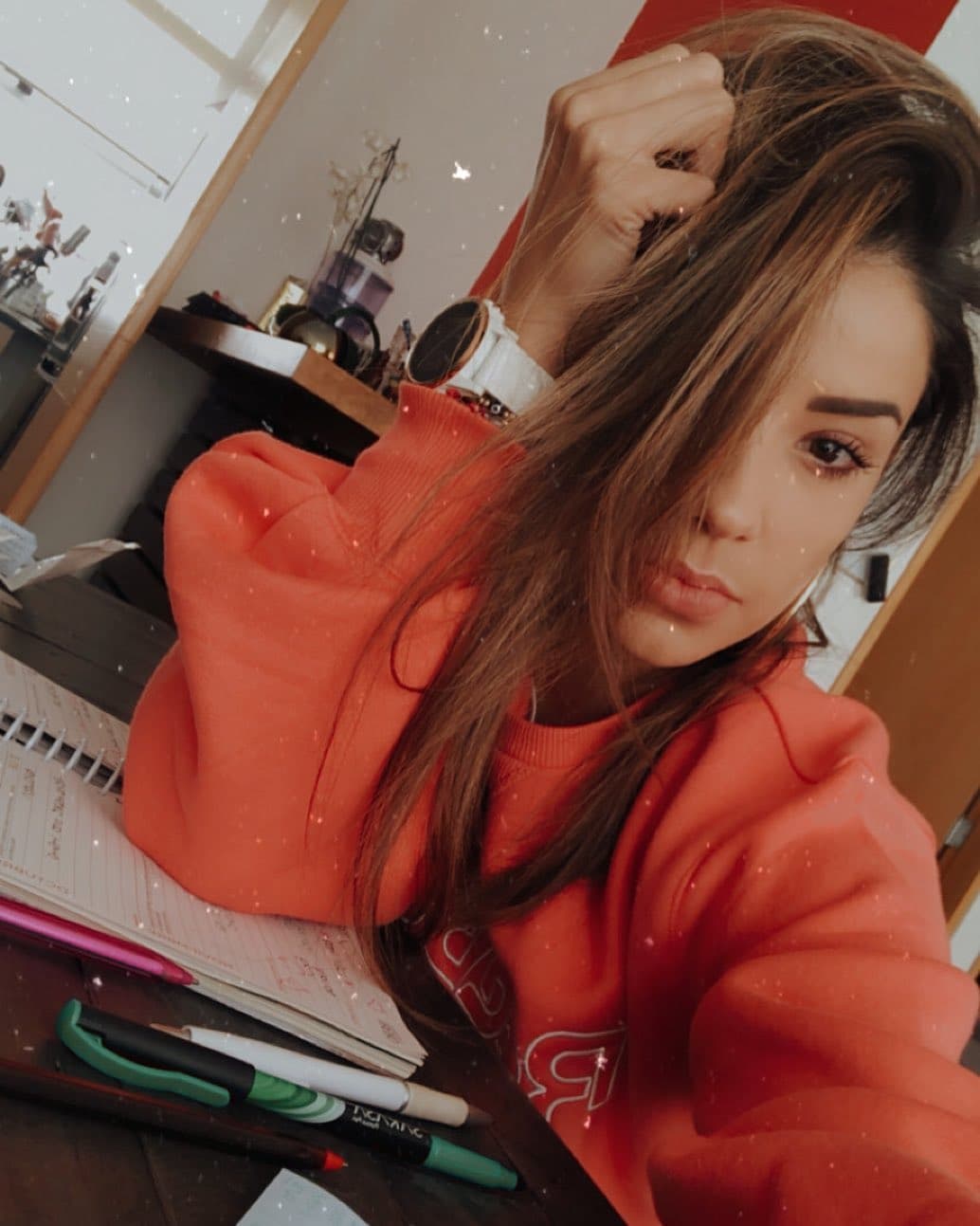 Además de su agilidad física y su belleza, es una gran actriz que ha mostrado su talento en múltiples telenovelas, siendo la última Señora Acero 4.