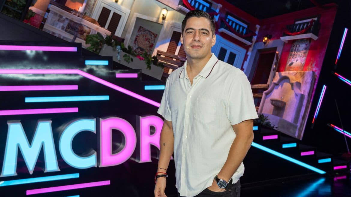 ¿Andrés Vaca le teme a los besos de 3? Esto dijo en 'Me Caigo de Risa'