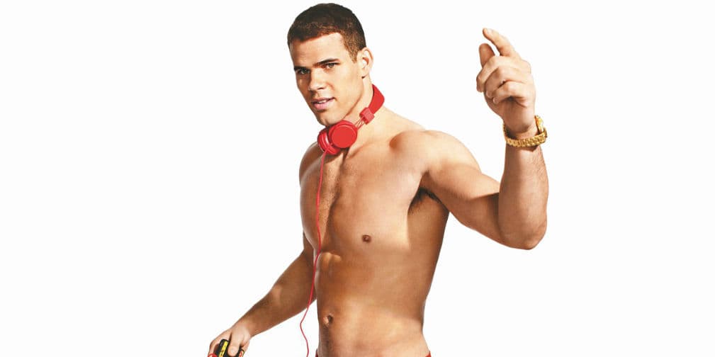 8. Kris Humphries: Este chico le soltó un gas en la cara a Kim Kardashian cuando ésta le hacía pedicure.