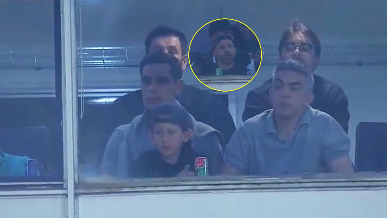 ¡Invitados de alto calibre en CU! ‘Kun’ Agüero y Rafa Márquez se dejan ver