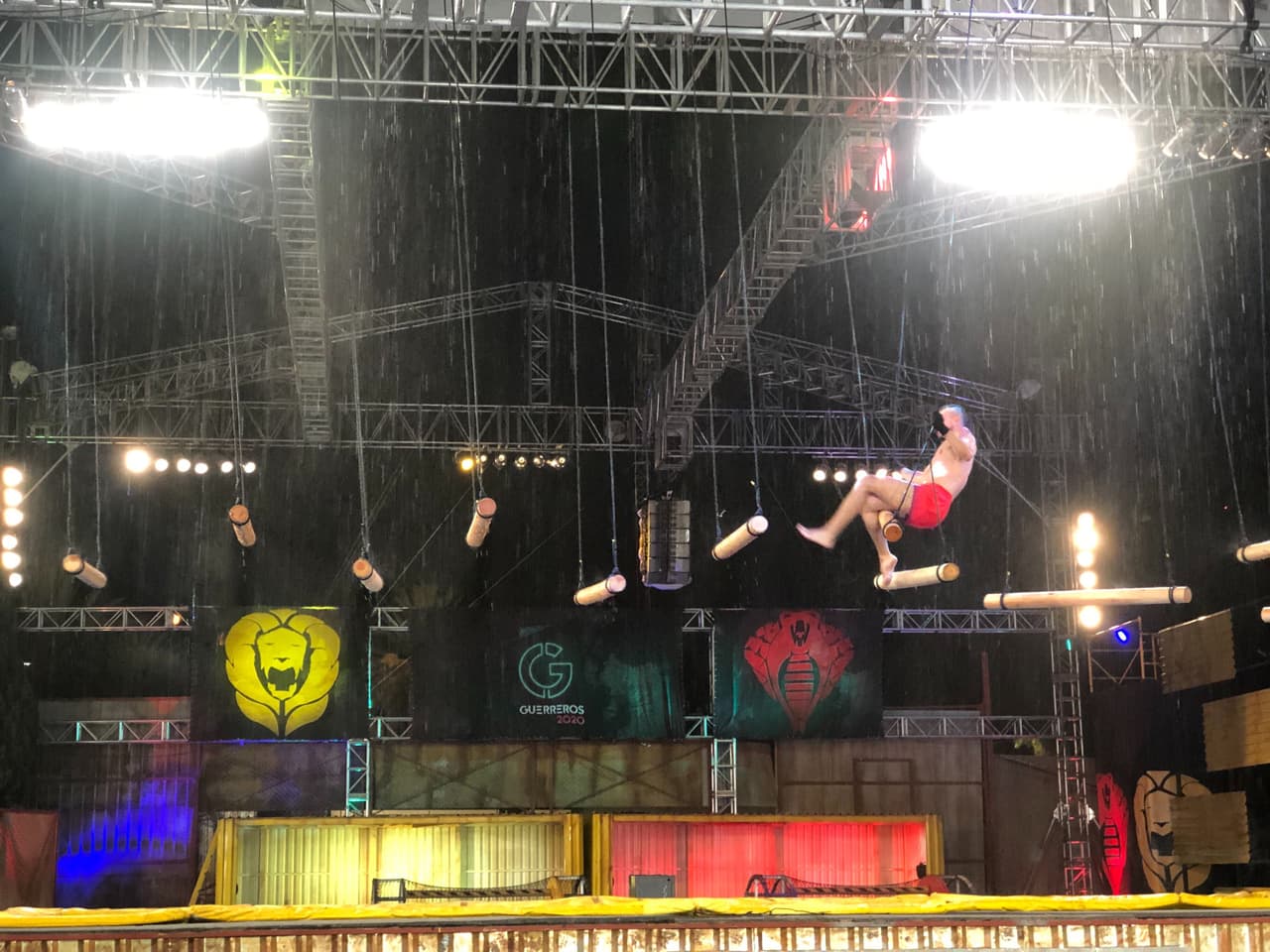 Troncos al agua fue la dinámica que lo definió todo. A pesar de que Leones ganó dos rounds de tres, la diferencia de puntos era muy grande y Cobras triunfó esta semana, por ello ningún integrante abandonó la competencia.