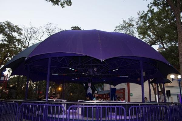 Joven que "salió volando" de juego en Six Flags no murió
