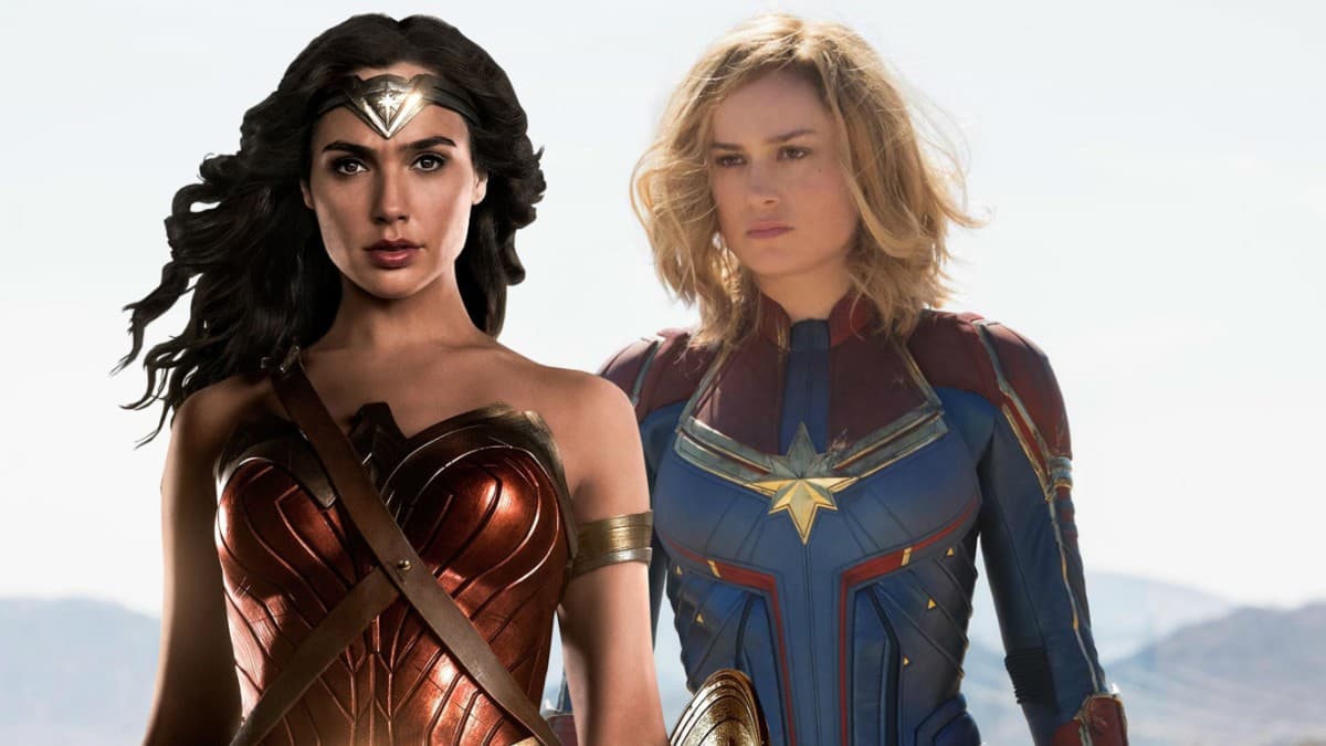 Marvel y DC están apostando por llevar a su personajes al cine. Con elencos de lujo. Es claro que se han vuelto icónicas y parte clave en el éxito de estas cintas. Por ello comparamos cómo lucen estos personajes en la pantalla y la historieta.