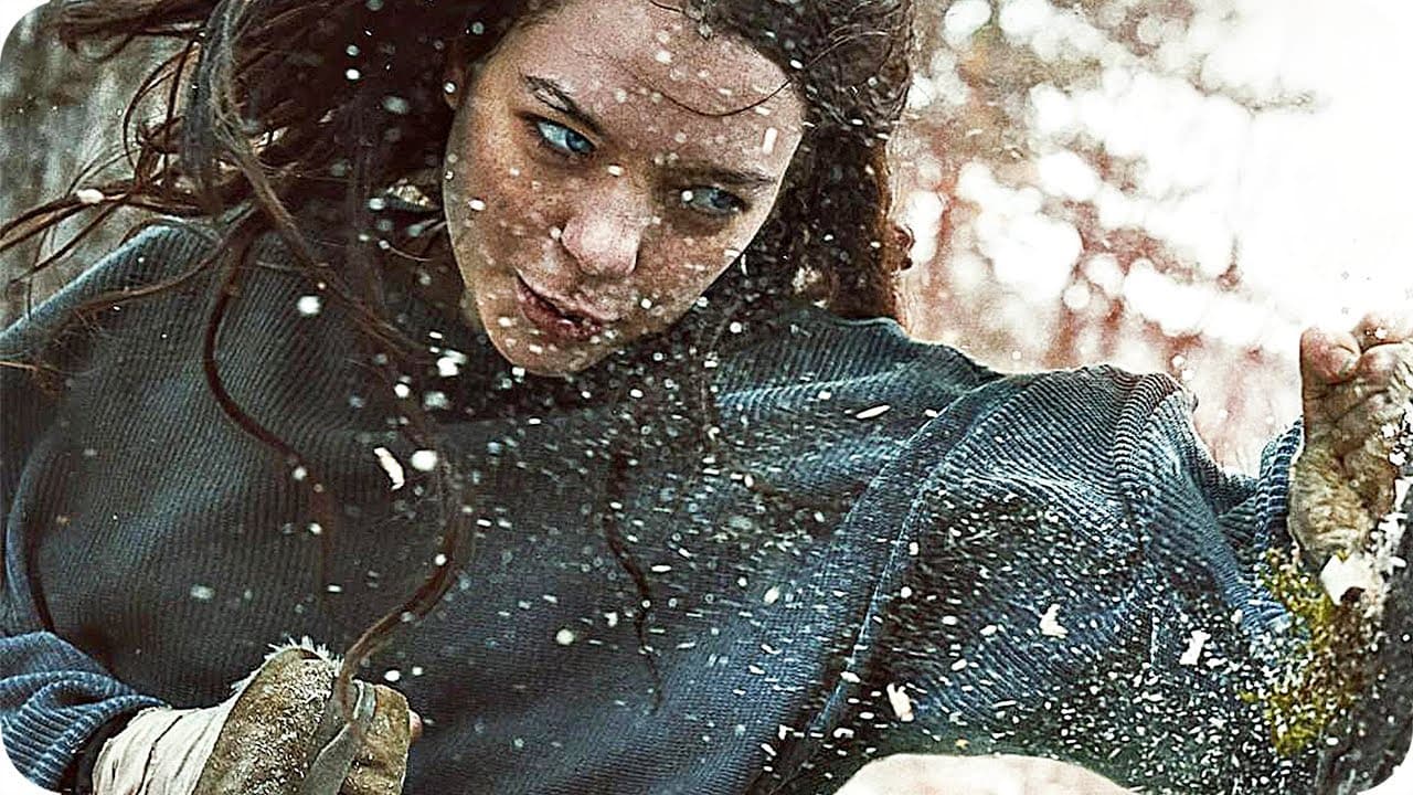 Esme Creed-Miles es Hanna, una asesina que su padre entrenó en el bosque. La serie es una adaptación a TV de la película de 2011.