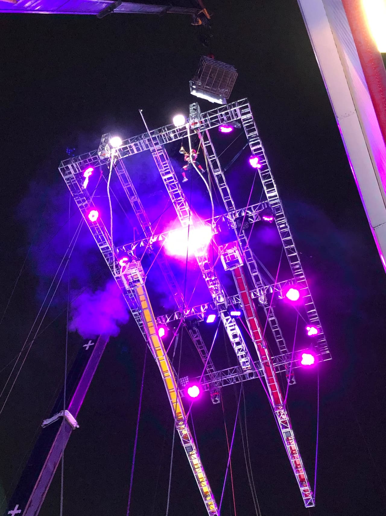 ‘Vértigo Extremo’ fue el nuevo reto de altura, en el que nuevamente compitió Brandon vs Potro y el de Leones le dedicó su participación a Estefanía Ahumada. Sin embargo, la victoria fue para “Wapayaso” y decidió nominar a Ferka.
