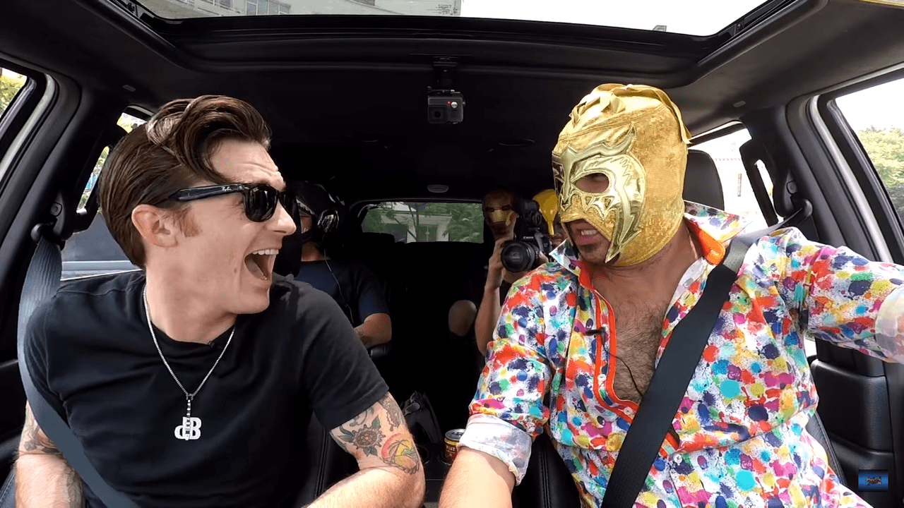 Drake Bell salió con el Escorpión Dorado