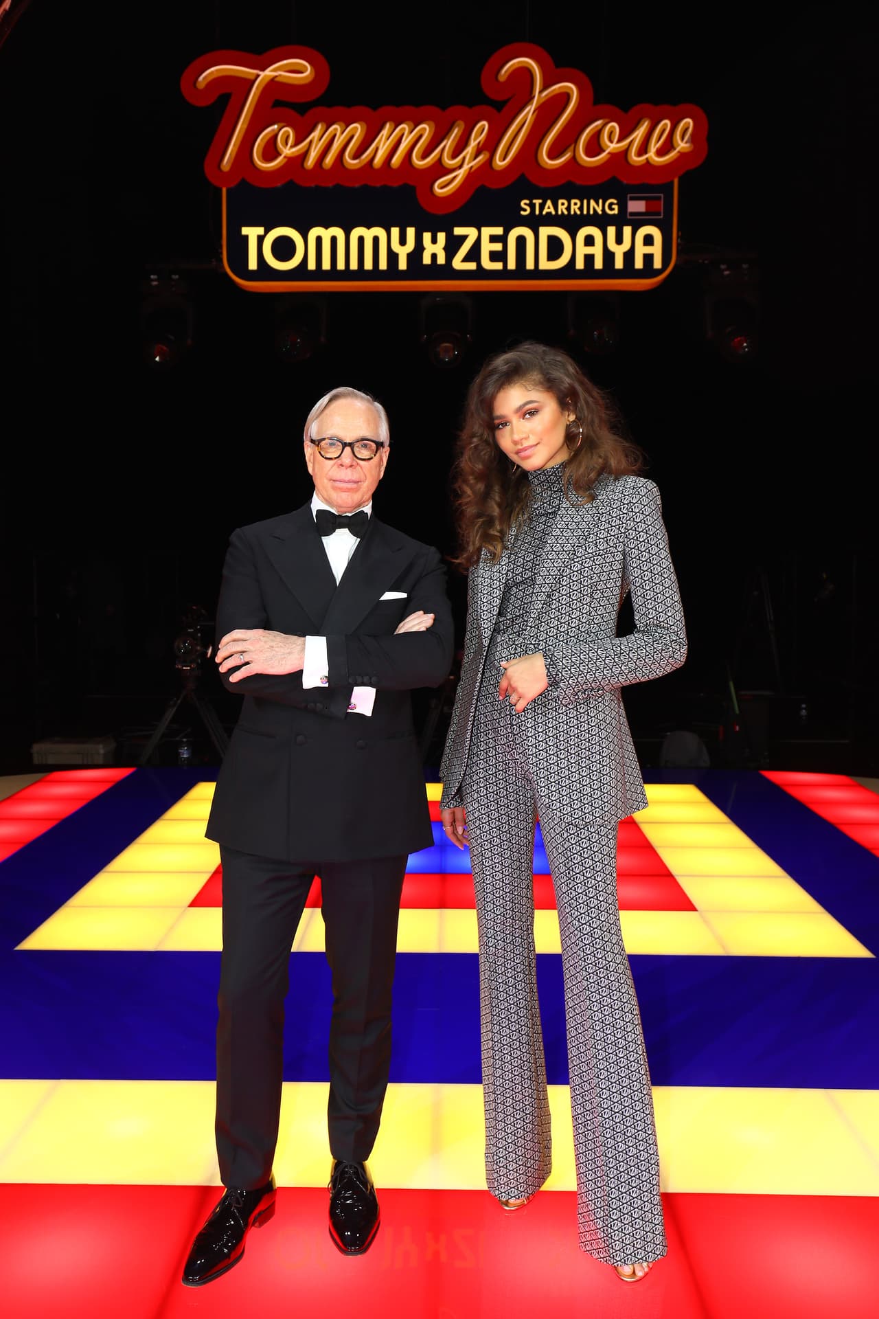 Además de mostrar que tiene talento para el baile, la actuación y la música, esta joven también se convirtió en la referencia para millones de mujeres, por lo que creó su propia línea de ropa, Daya by Zendaya, elaborada junto a su estilista Law Roach, ¡además colaboró con Tommy Hilfiger