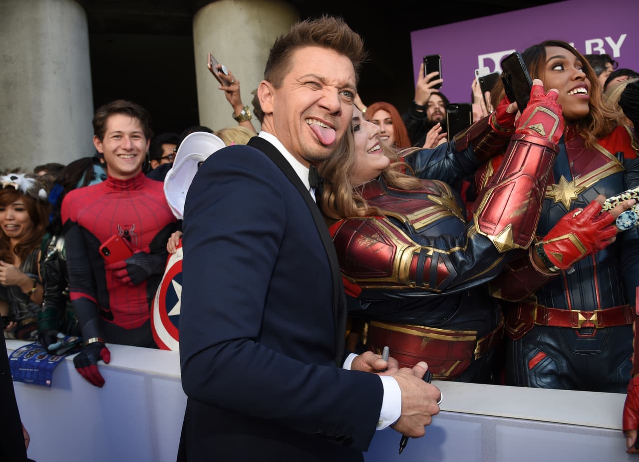 Jeremy Renner, quien encarna a 'Hawkeye' en la saga creada por Marvel, firmó autógrafos y se tomó fotos con los asistentes.