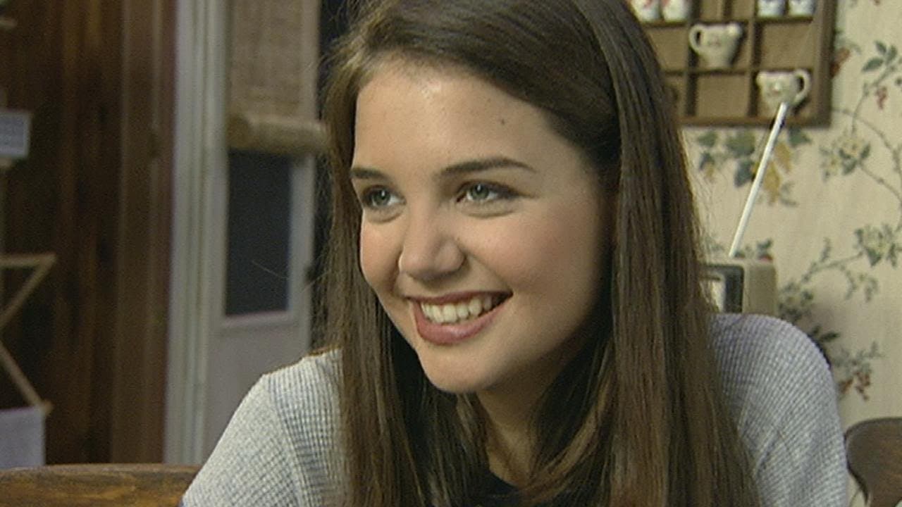 En el pueblo de Capeside vimos a Joey, una linda chica interpretada por Katie Holmes. Ella era la mejor amiga de Dawson, el protagonista de la serie, desde la infancia.