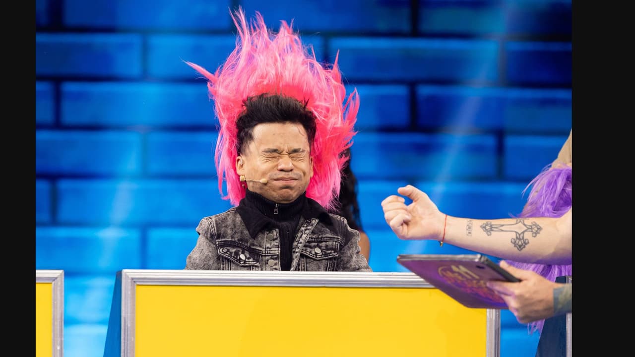 Abelito en el juego 'Cadena de pelos' en Me Caigo de Risa