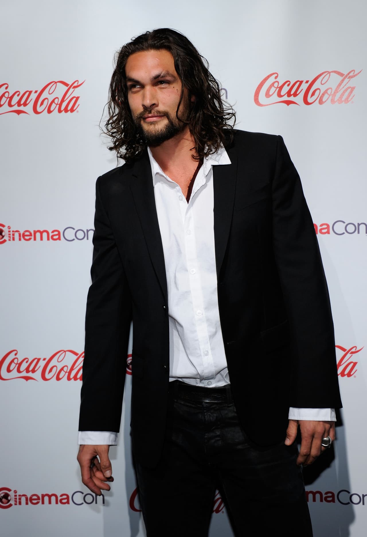 Para obtener un papel en ‘Baywatch Hawaii’, el actor mintió y dijo que había posado para dos importantes marcas.