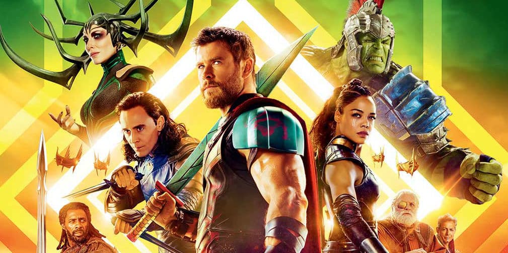 Thor juega con Thor en el súper