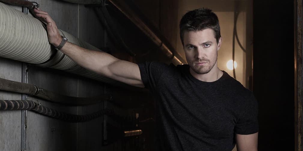 Actor de Arrow 'coquetea' con Supergirl