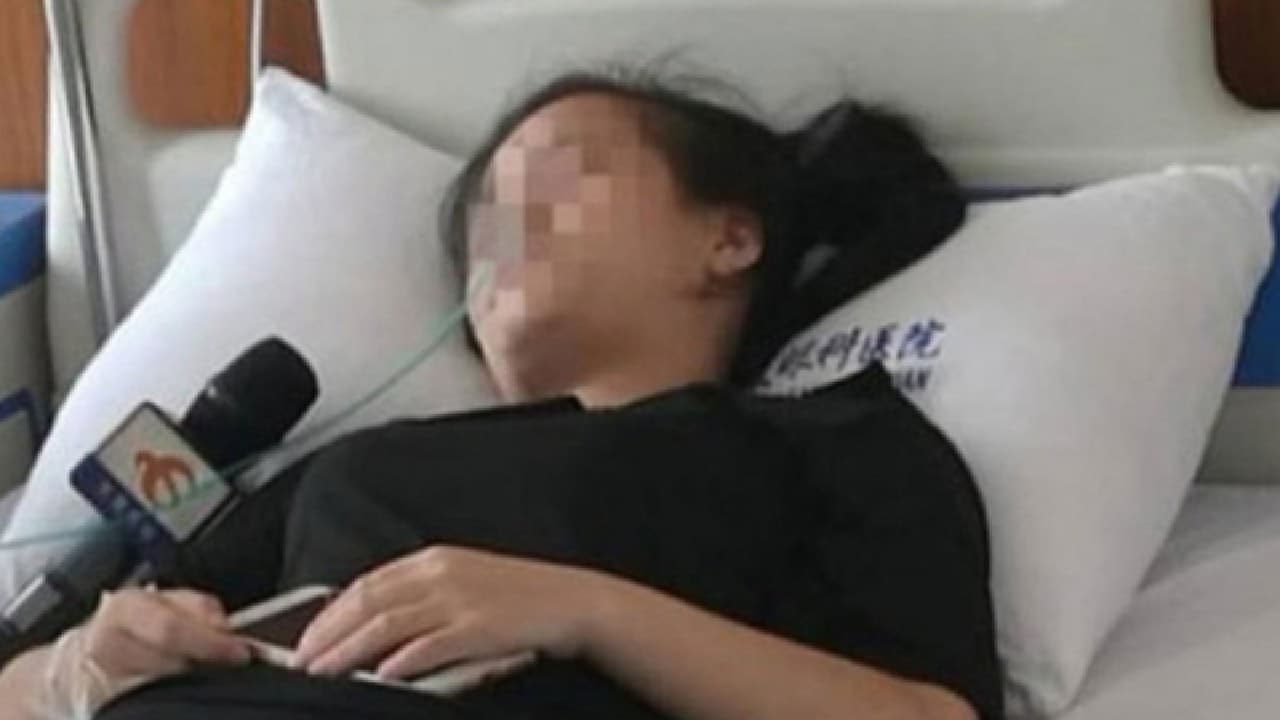 Joven queda ciega luego de jugar durante todo el día en su celular