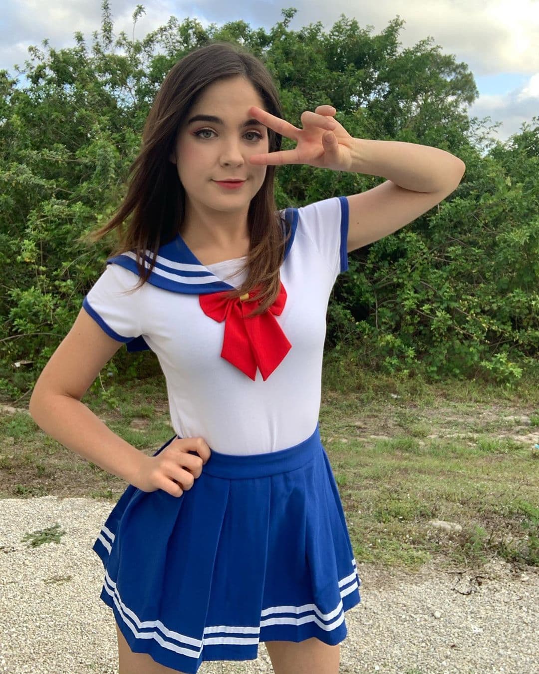 Como Sailor Moon también se ve cool. Con tanto cosplay podrías pensar que tiene más de una personalidad, tal vez porque es géminis.