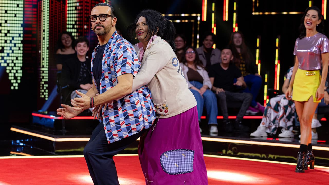 ¿La Chupitos, Salame y Margaleff se avientan un beso de tres?