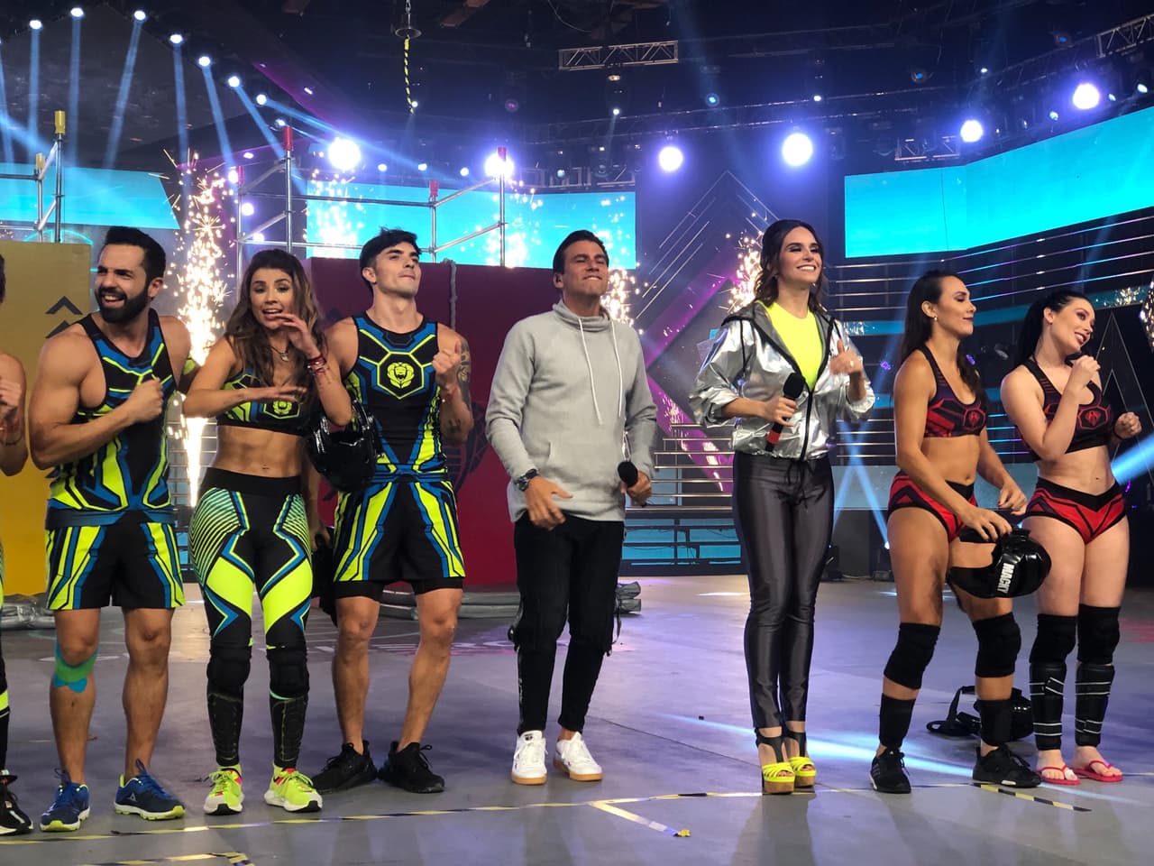 Para finalizar, los guerreros se enfrentaron en Todos Arriba y ganaron los Leones, eligiendo a Lambda García para ser parte de su equipo este miércoles.