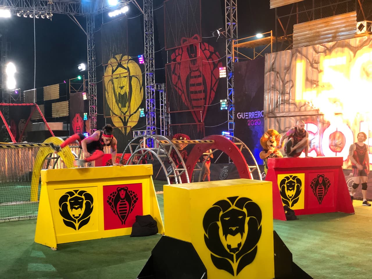 En el 'Duelo de campeones' tuvimos a Dariana contra Macky, y ganó “La Reina Rose”. Estefanía y Reno compitieron y la última ganó. Jeff y Sebas pasaron por la misma prueba, con triunfo para Kellerman. Brandon salió con ventaja pero Yann lo rebasó y se quedó con el tanto.