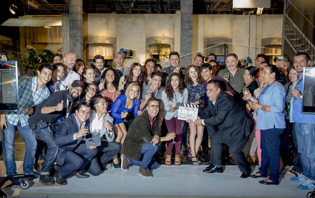 Pizarrazo de inicio de grabaciones de la telenovela 'Amor de Barrio'