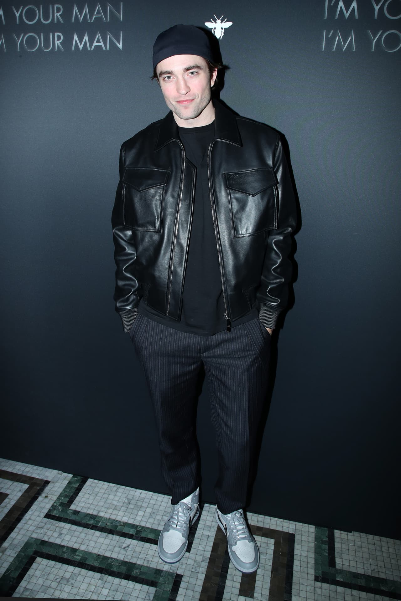 Hace un par de semanas trascendió en las redes sociales la entrevista que concedió Robert Pattinson para la revista GQ, en la que bromeó sobre no seguir por completo su entrenamiento para la película 'The Batman'.