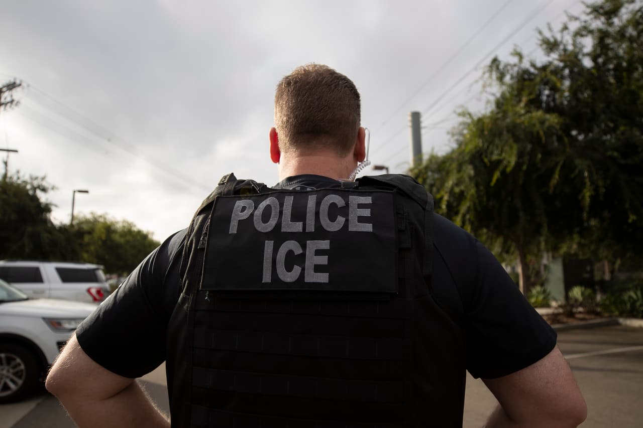 "¿Quién se lleva a una abuela?": ICE detiene a inmigrantes iraníes con décadas en EEUU como parte de la ofensiva de Trump