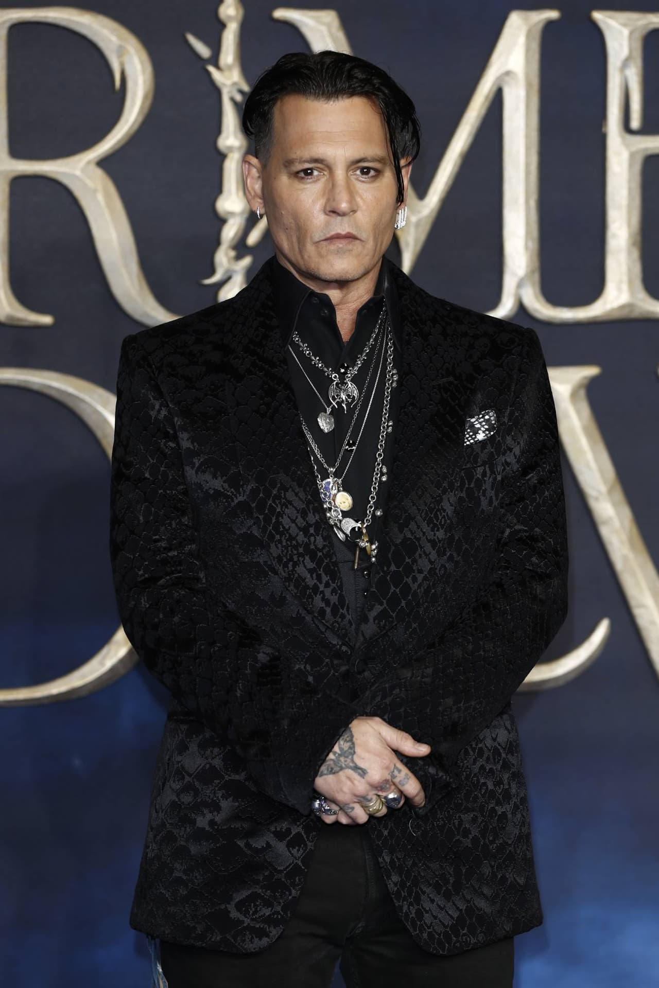 Johnny Depp en la alfombra roja de 'Fantastic Beasts: The Crimes Of Grindelwald'