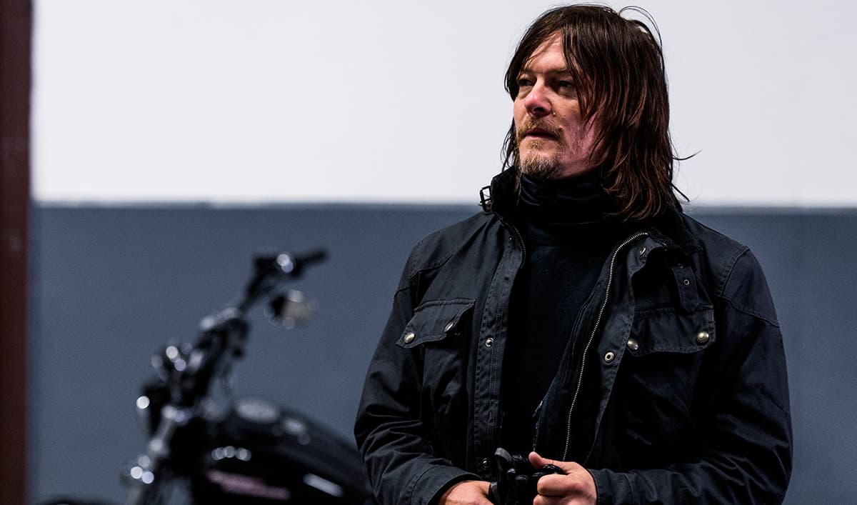 Reedus tiene 50 años de edad y Tomlinson 27. Es decir, la diferencia de edad entre ellos es suficiente para que el ex One Direction sea un hijo perdido.